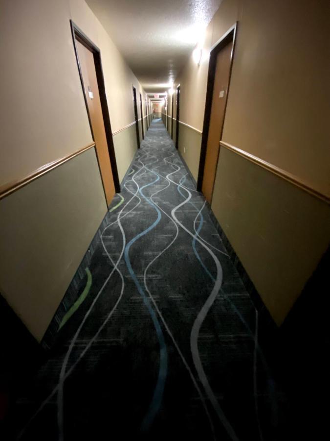 Medford Woodland Inn & Suites المظهر الخارجي الصورة