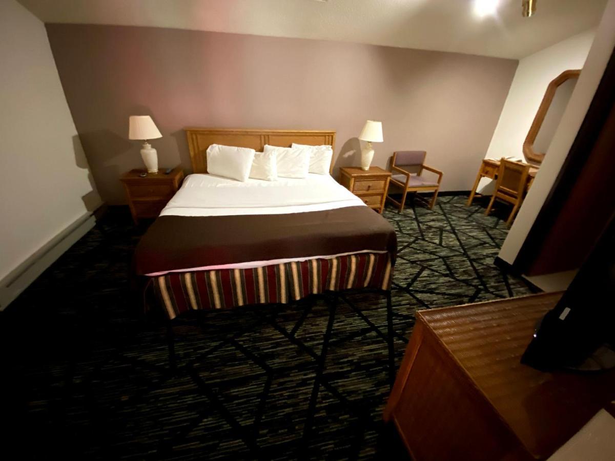 Medford Woodland Inn & Suites المظهر الخارجي الصورة