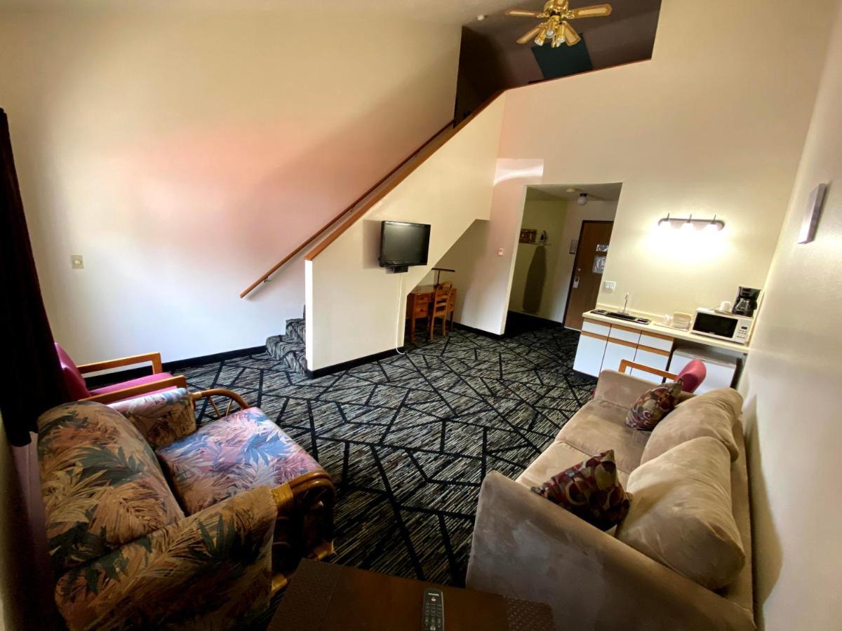 Medford Woodland Inn & Suites المظهر الخارجي الصورة