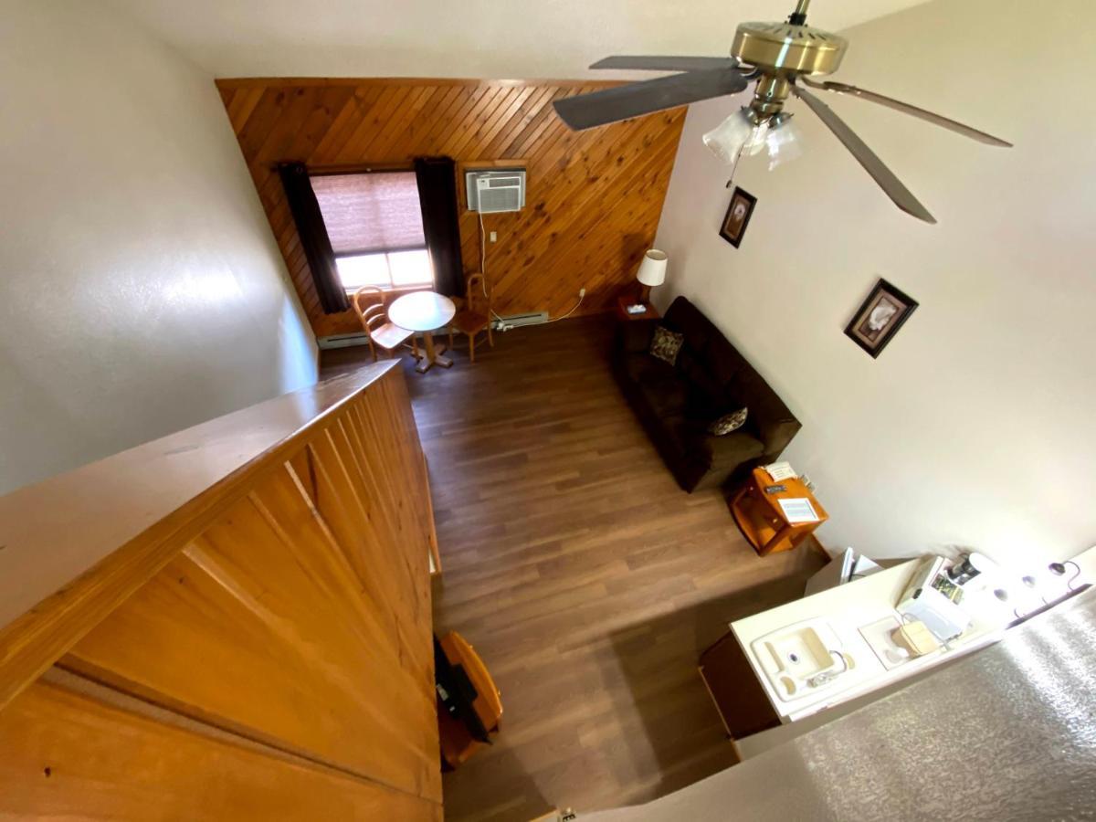 Medford Woodland Inn & Suites المظهر الخارجي الصورة
