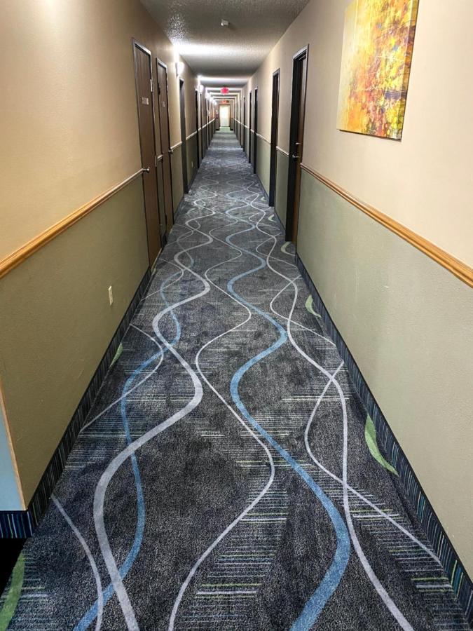 Medford Woodland Inn & Suites المظهر الخارجي الصورة