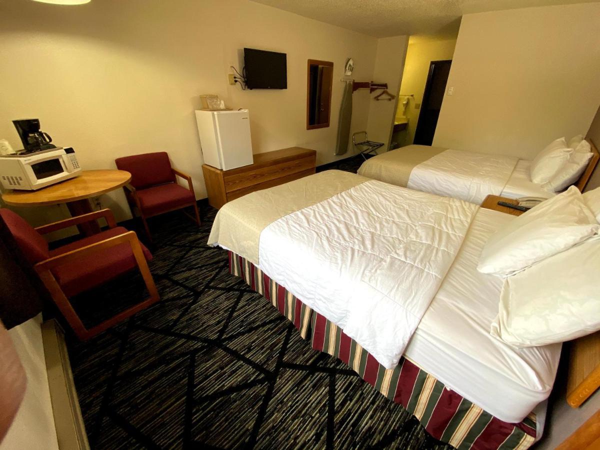 Medford Woodland Inn & Suites المظهر الخارجي الصورة