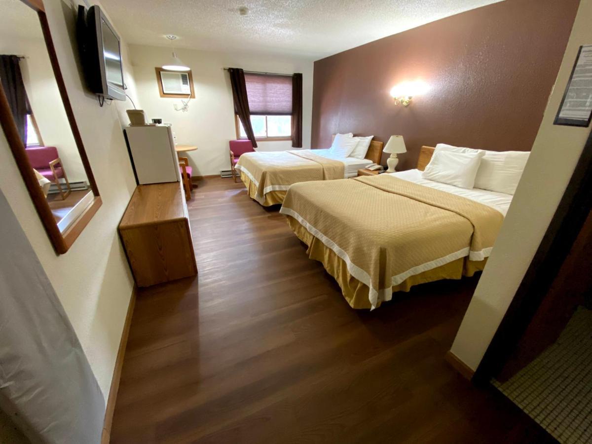 Medford Woodland Inn & Suites المظهر الخارجي الصورة