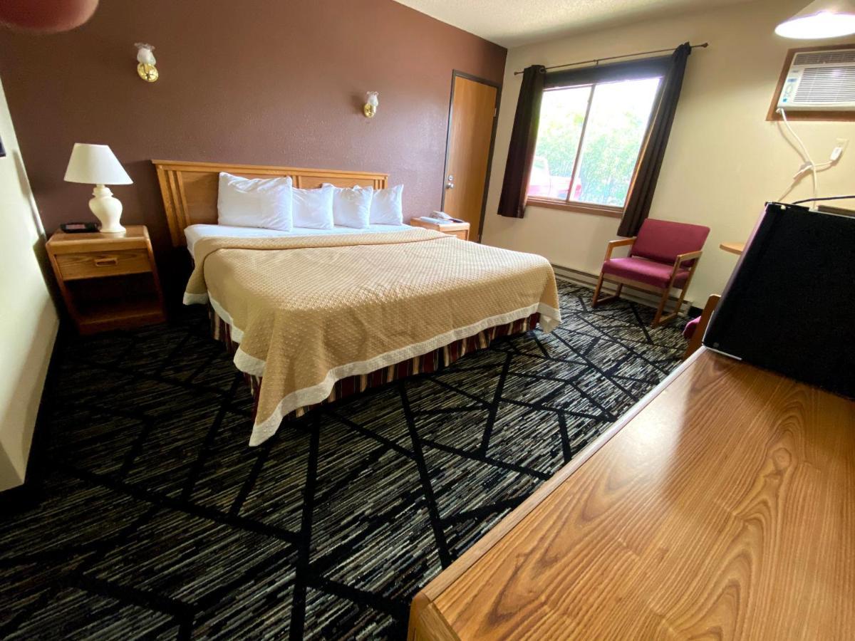 Medford Woodland Inn & Suites المظهر الخارجي الصورة