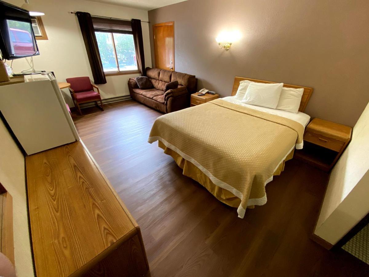 Medford Woodland Inn & Suites المظهر الخارجي الصورة