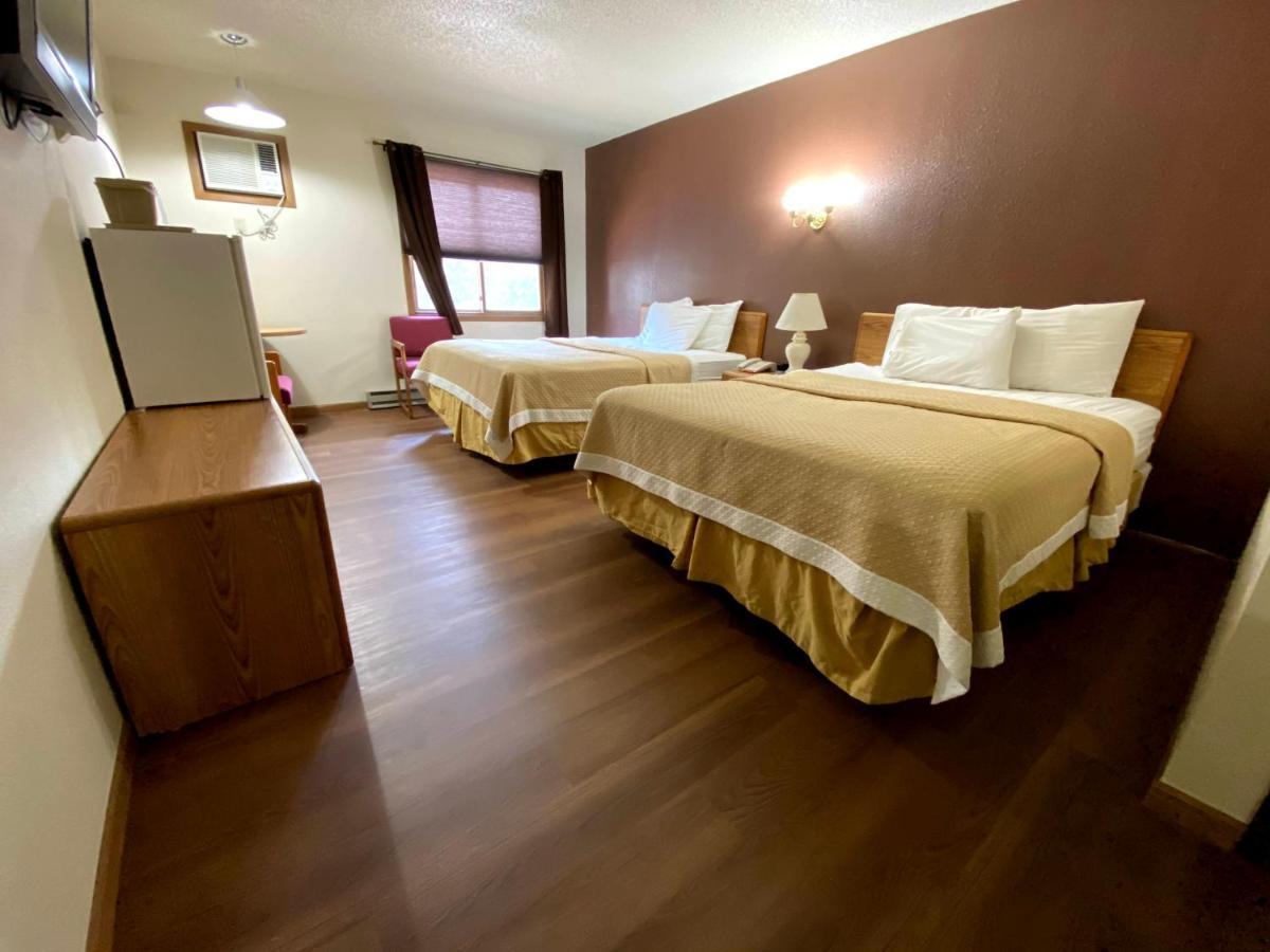 Medford Woodland Inn & Suites المظهر الخارجي الصورة