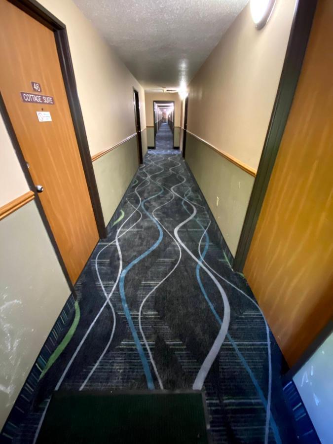 Medford Woodland Inn & Suites المظهر الخارجي الصورة