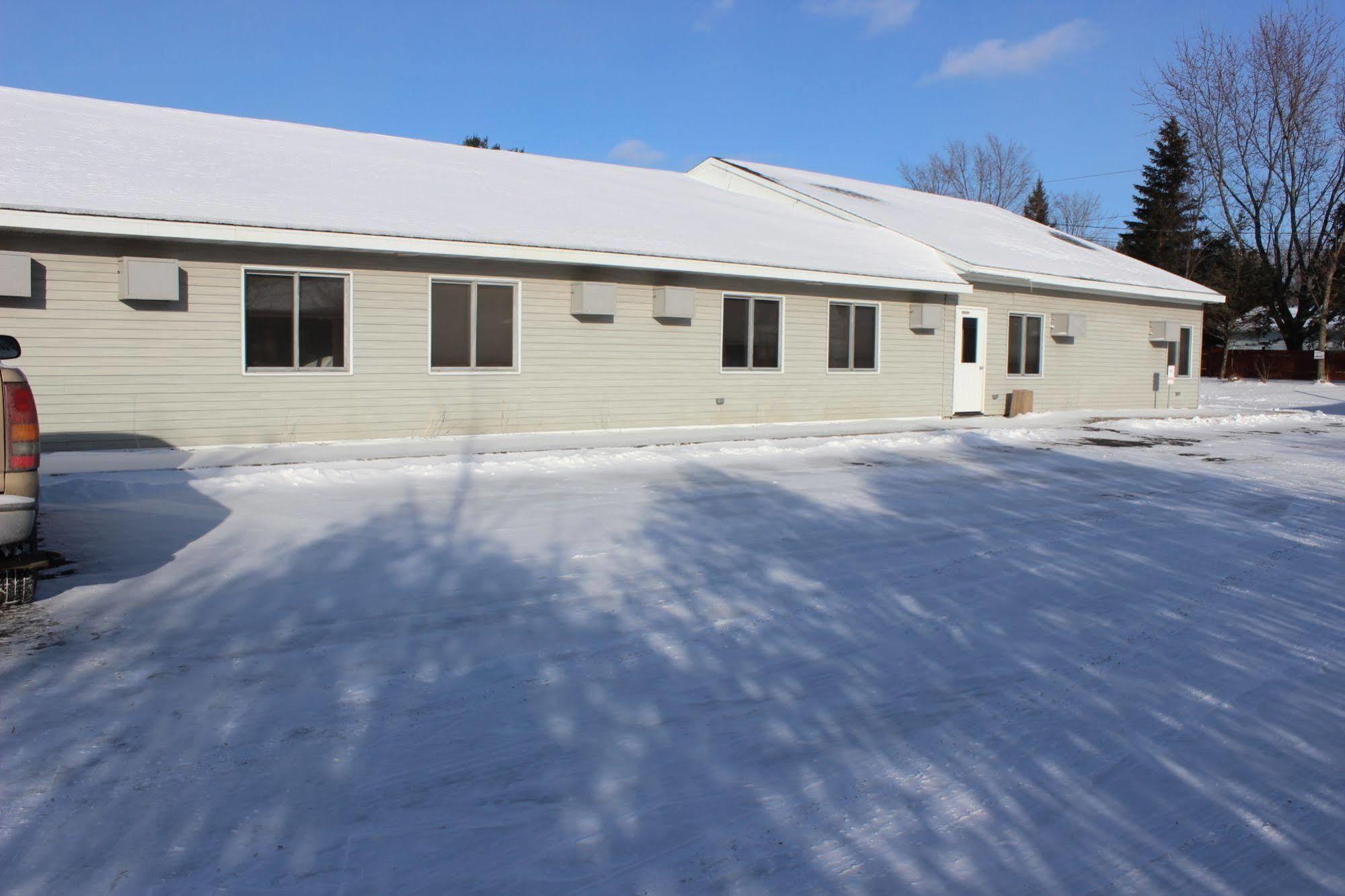 Medford Woodland Inn & Suites المظهر الخارجي الصورة