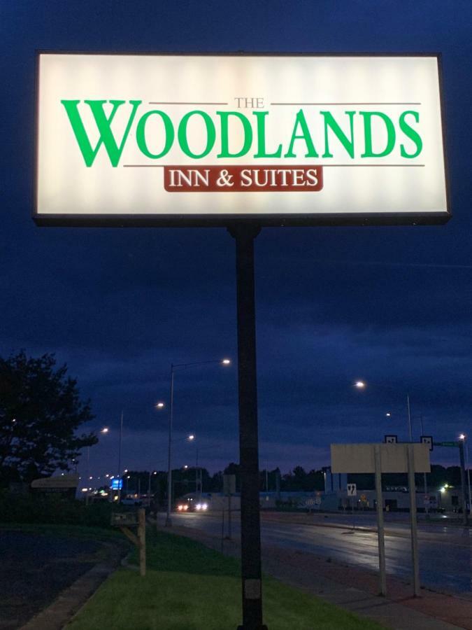 Medford Woodland Inn & Suites المظهر الخارجي الصورة